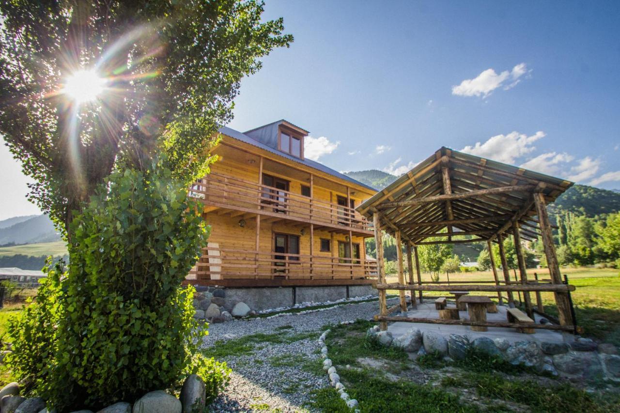Guesthouse Gio Kashveti Exteriér fotografie