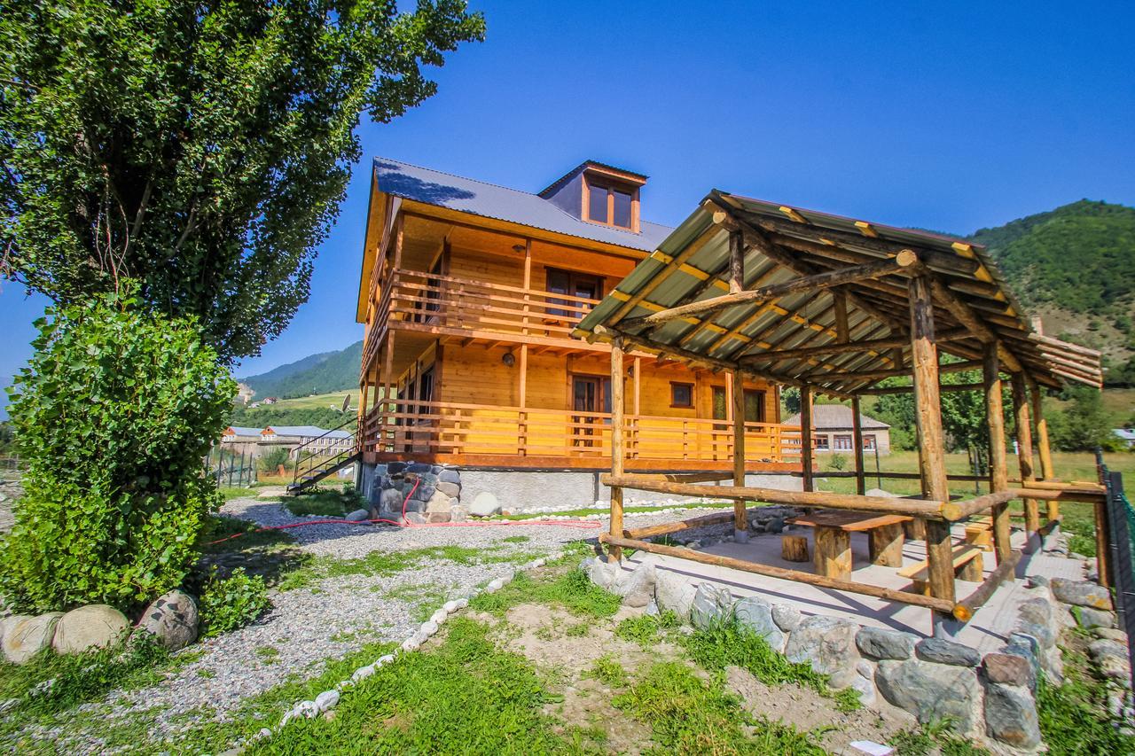 Guesthouse Gio Kashveti Exteriér fotografie
